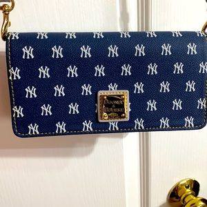 Dooney & Bourke NYY crossbody clutch